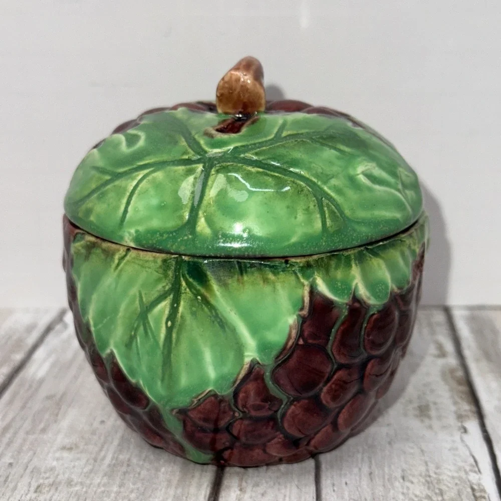VTG  Occupied  Japan Deep Red‎ Grape Figural Sugar Bowl Jam Jar Lid Pottery GUC